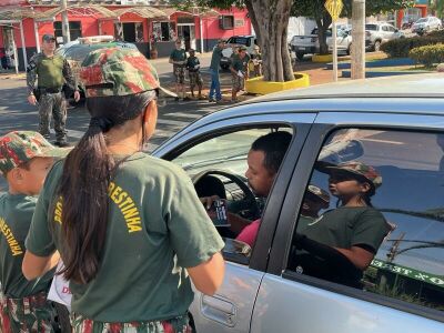 Imagem da notícia Blitz educativa marca abertura da 8ª Semana Municipal de Combate às Drogas em Costa Rica
